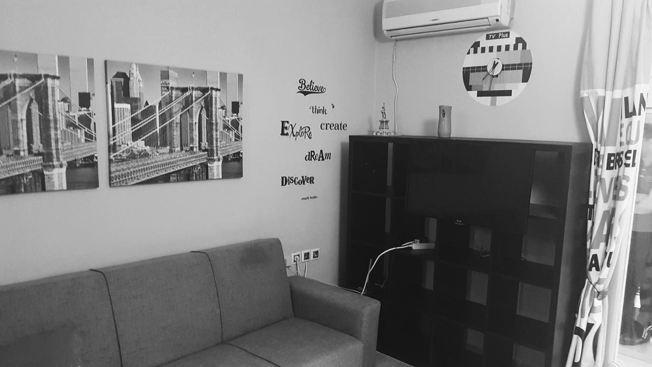 Ts-George'S Apartments By The Airport Markópoulon Екстериор снимка